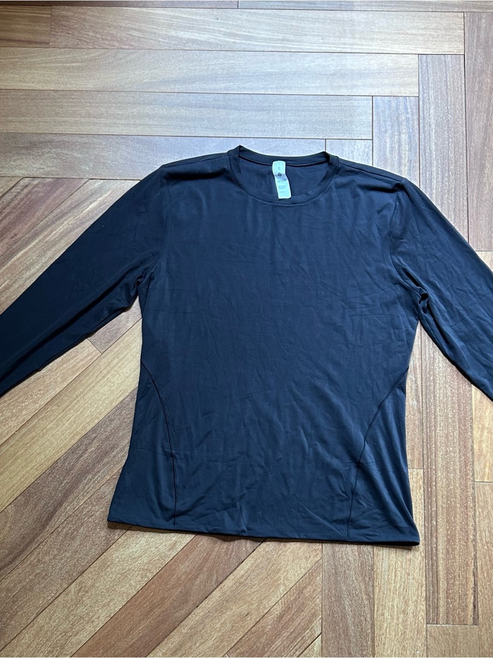 Women’s Black Long-Sleeve Crew Neck Lululemon shirt